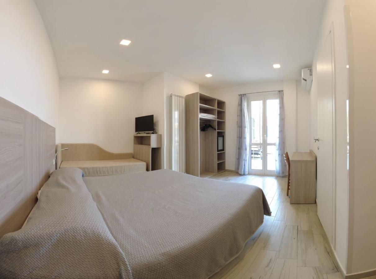 Hotel Deutsche Familien Finale Ligure Kültér fotó