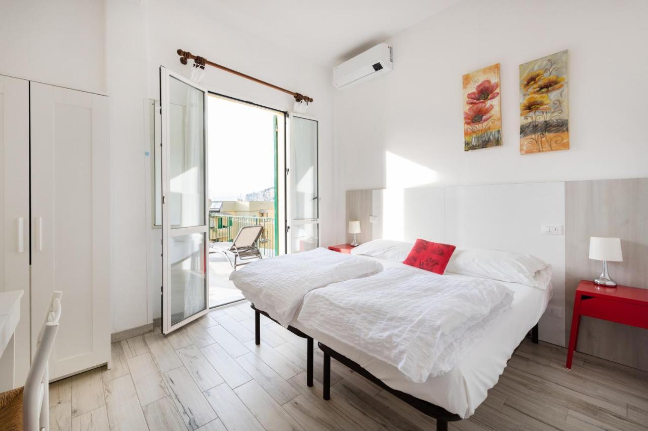 Hotel Deutsche Familien Finale Ligure Kültér fotó