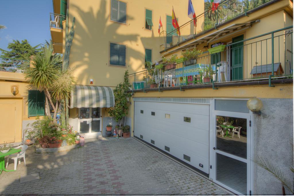 Hotel Deutsche Familien Finale Ligure Kültér fotó
