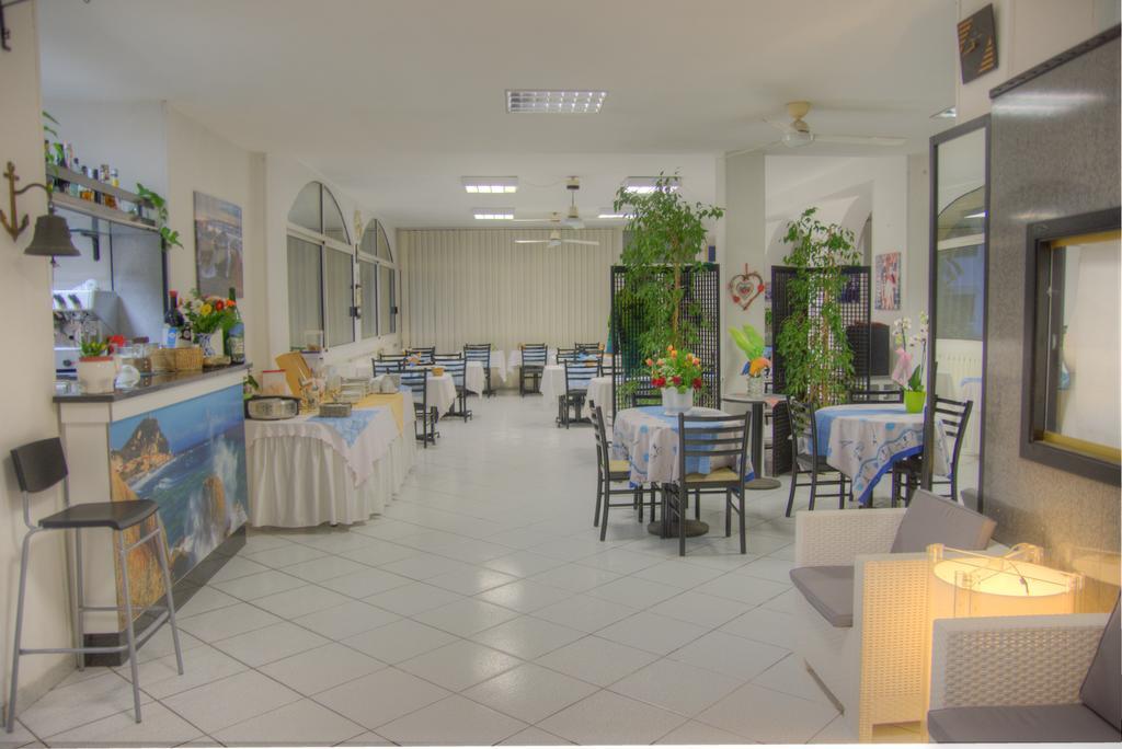 Hotel Deutsche Familien Finale Ligure Kültér fotó