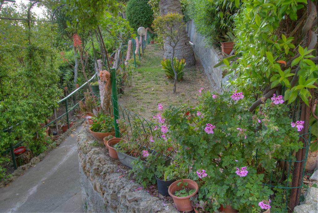 Hotel Deutsche Familien Finale Ligure Kültér fotó