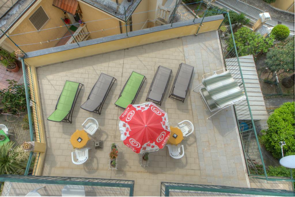 Hotel Deutsche Familien Finale Ligure Kültér fotó