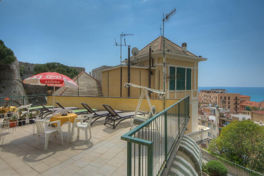 Hotel Deutsche Familien Finale Ligure Kültér fotó