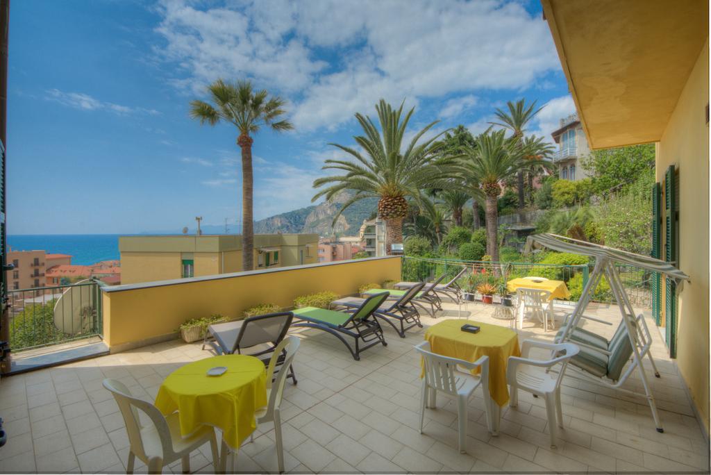 Hotel Deutsche Familien Finale Ligure Kültér fotó