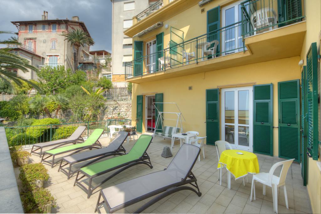Hotel Deutsche Familien Finale Ligure Kültér fotó