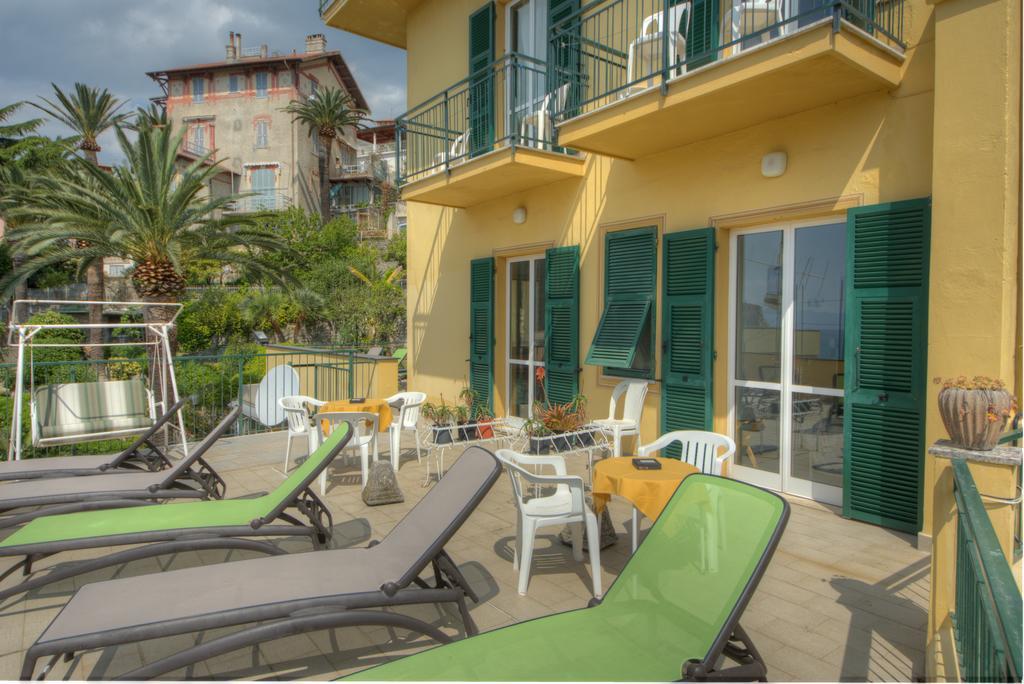 Hotel Deutsche Familien Finale Ligure Kültér fotó