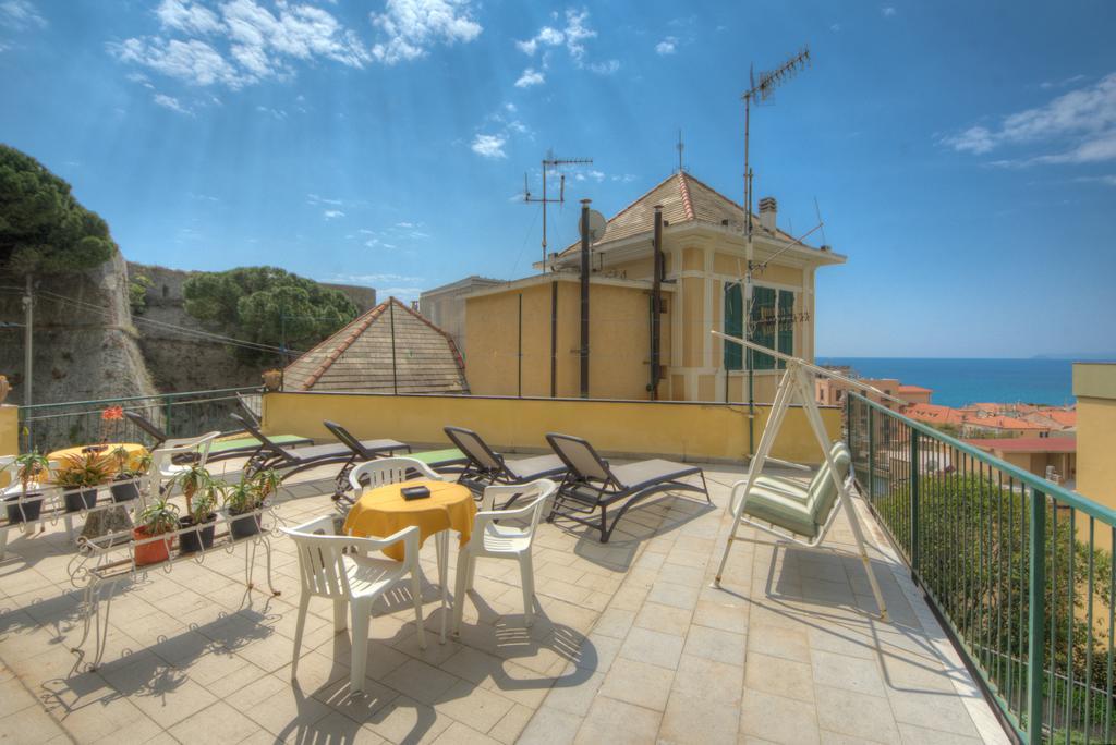 Hotel Deutsche Familien Finale Ligure Kültér fotó