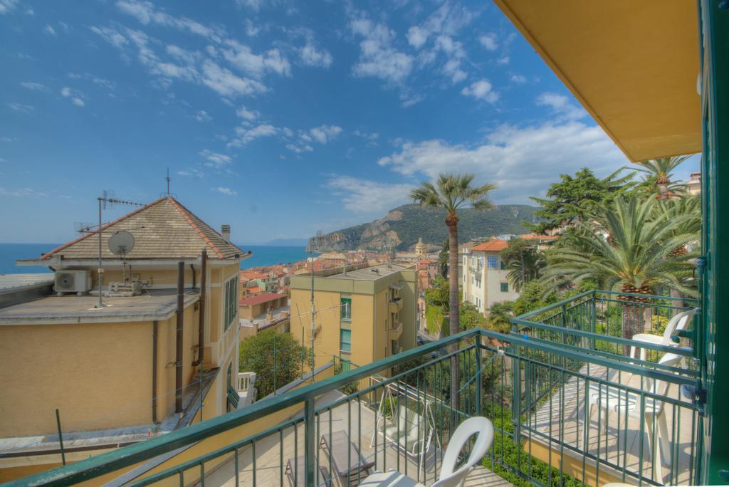 Hotel Deutsche Familien Finale Ligure Kültér fotó