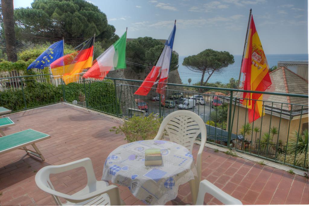 Hotel Deutsche Familien Finale Ligure Kültér fotó