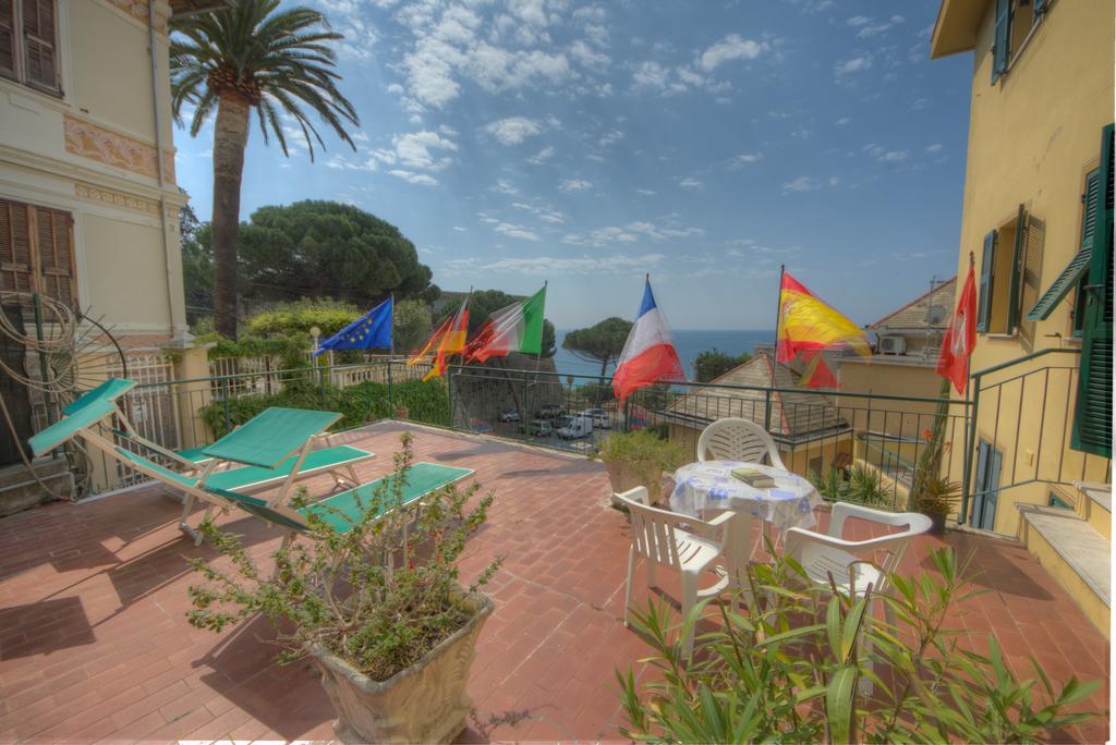 Hotel Deutsche Familien Finale Ligure Kültér fotó