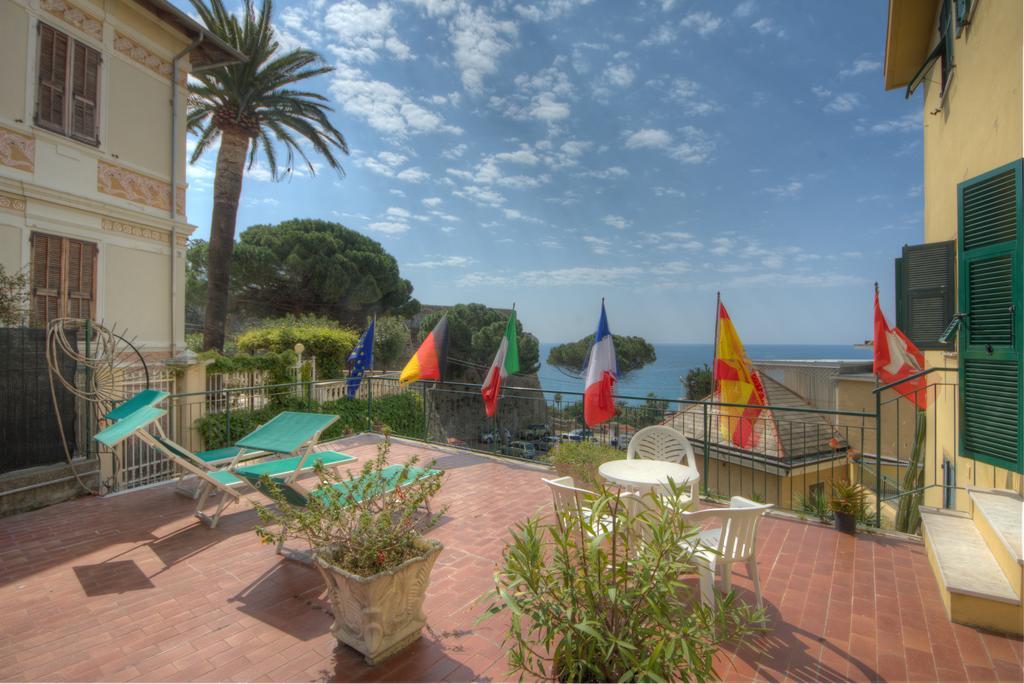 Hotel Deutsche Familien Finale Ligure Kültér fotó