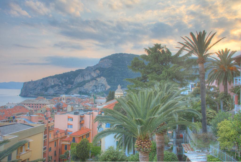 Hotel Deutsche Familien Finale Ligure Kültér fotó