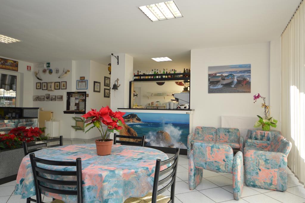 Hotel Deutsche Familien Finale Ligure Kültér fotó